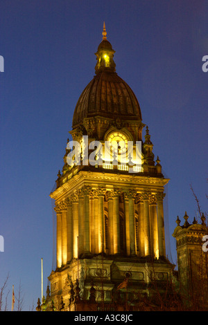 Tour de l'horloge de l'hôtel de ville de Leeds Banque D'Images