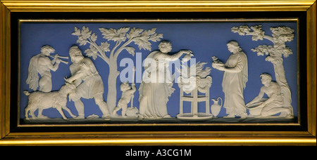 Plaque wedgewood bleu blanc poterie céramique antique fable secours scene Banque D'Images