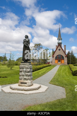 Canada Nouvelle-Écosse Lieu historique national de Grand Pré statue d'Évangéline chapelle en pierre Banque D'Images