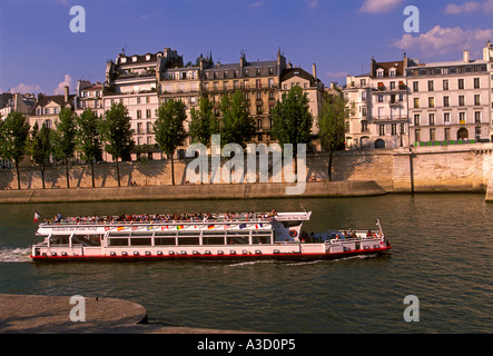 Vedettes du Pont Neuf, les gens, les touristes, les excursions en bateau, voile, bateau, Seine, Ile St Louis, Paris, Ile-de-France, France, Europe Banque D'Images