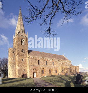 Saxon Brixworth All Saints Church & partie de cimetière Banque D'Images