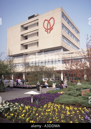 1993 archives historiques du bâtiment avant et des jardins à Aalsmeer, aux pays-Bas, les principales ventes aux enchères et à la distribution de fleurs avant les fusions ultérieures Banque D'Images