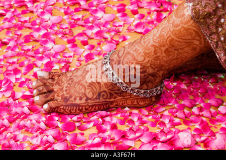 Close-up of a woman's jambe tatouée au henné Banque D'Images