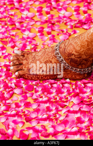 Close-up of a woman's jambe tatouée au henné Banque D'Images