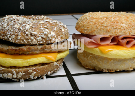 Le bagel est devenu plus que juste le traditionnel pain juif Banque D'Images