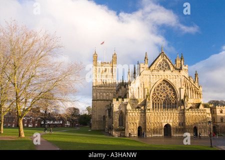Cathédrale d'Exeter avant de l'ouest en hiver soleil sun England UK Royaume-Uni GB Grande-bretagne Îles britanniques Europe Banque D'Images