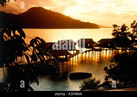 Hôtel pangkor laut resort Pulau Pangkor Island soirée à détroit de Malacca en Malaisie Banque D'Images