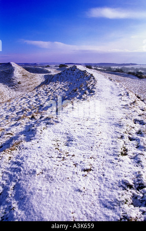 L'hiver à Maiden Castle près de Dorchester Dorset angleterre Europe Banque D'Images