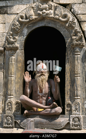 Sadhu au temple de Pashupatinath Pashupatinath, Népal. Banque D'Images