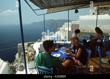 Grèce Îles Cyclades santorini Fira Santorini coin avec vue sur mer Banque D'Images