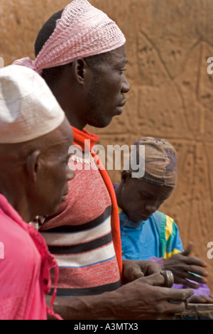 Fêtes traditionnelles et spirituelles des danses exécutées par les villageois, Mognori de Village, le nord du Ghana. Banque D'Images