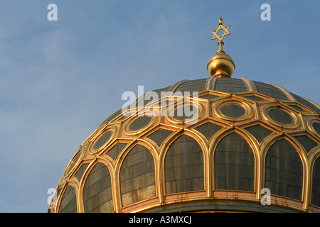 Étoile de David au-dessus de la synagogue de Berlin Allemagne Banque D'Images