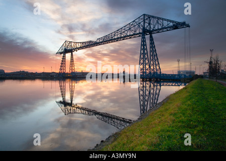 Tees transporter Bridge, ou le pont de traversier de transfert aérien de Middlesbrough transporter est le pont le plus en aval qui traverse River Tees, en Angleterre Banque D'Images
