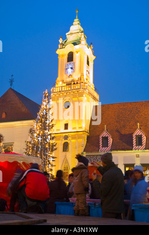 Marché de Noël dans la capitale de la SLOVAQUIE Bratislava Banque D'Images