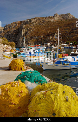 Les bateaux de pêche du calmar à Vathi, Kalymnos, îles du Dodécanèse, Grèce Banque D'Images
