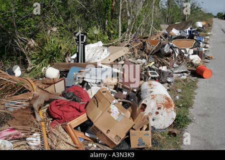 Miami Florida,Homestead,site de déversement illégal,bord de route,pneus,appareils,déchets,pollution,déchets,pollution,pollution,encombrement,déchets,FL06013446 Banque D'Images