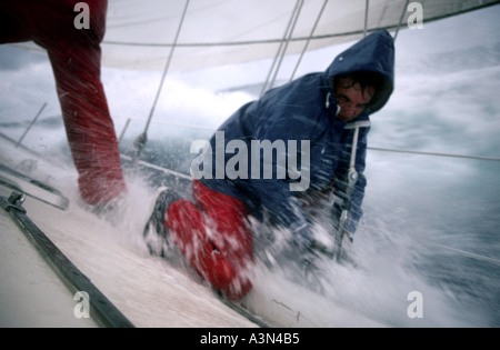 Yacht à voile à bord d'une Mer Banque D'Images