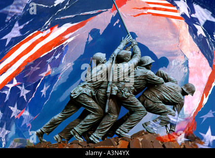 Iwo Jima United States Marine corps War Memorial, drapeau américain. Monument Iwo Jima du corps des Marines des ÉTATS-UNIS. Lever le drapeau. Conceptuel. Arlington Virginie États-Unis Banque D'Images