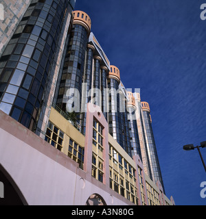 TORRES DAS AMOREIRAS SHOPPING CENTER ET BUREAUX BÂTIMENTS LISBONNE PORTUGAL Banque D'Images