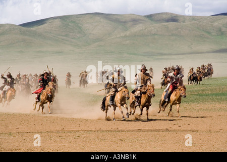 Gengis Khan's Mongolian guerriers dans la bataille de charge Banque D'Images