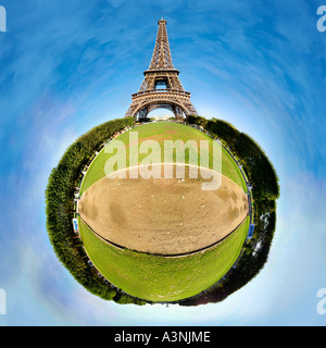 360 degrés vue panoramique sur la tour Eiffel à Paris, France Banque D'Images