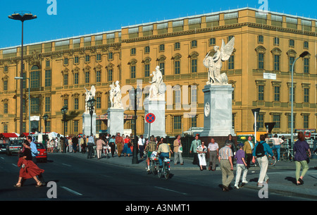 Bruhl, mannequin pour une nouvelle de l'ancien bâtiment administratif Schönberg-est Bruhl, historique. Berlin Mitte. Banque D'Images