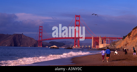 Golden Gate Bridge à partir de boulangers Beach à San Francisco California USA Banque D'Images