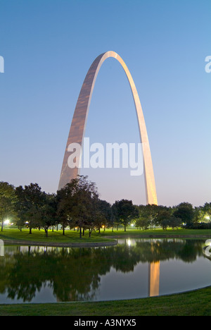 Saint Louis Arch au coucher du soleil, Saint Louis, Missouri, USA Banque D'Images