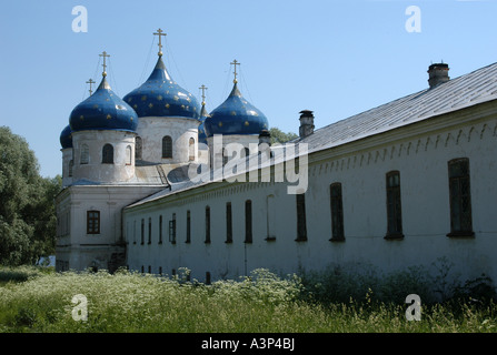 Église de l'Exaltation de la Croix de 1823 au monastère Yuriev (St. George's Monastery) près de Veliki Novgorod, Russie Banque D'Images