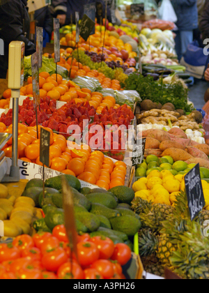 Naschmarkt Obst und Gemüsestand Banque D'Images