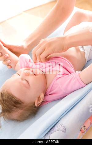 Bébé qui pleure pendant la vinaigrette Banque D'Images