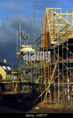 Maisons en construction sur la Ravenswood estate sur l'ancien site de l'aéroport d'Ipswich, Ipswich, Suffolk Nacton, UK. Banque D'Images