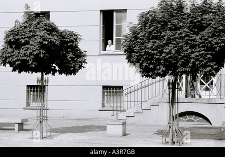 La photographie documentaire - la solitude de la guerre froide à Berlin Est en Allemagne de l'Europe. Le photojournalisme Reportage Vie Vie Banque D'Images