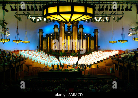 Chœur du Tabernacle Mormon en performance dans leur église à Salt Lake City Utah Banque D'Images