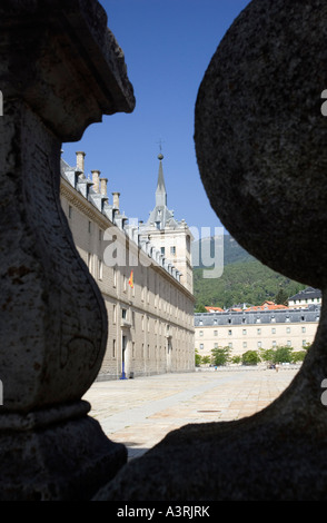 Vue encadrée d'El Escorial Espagne Banque D'Images