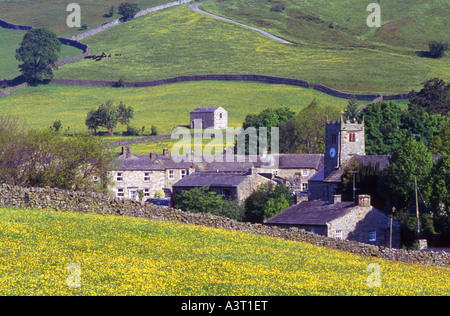 Village de Swaledale Muker au début de l'été Parc National des Yorkshire Dales North Yorkshire Angleterre Banque D'Images