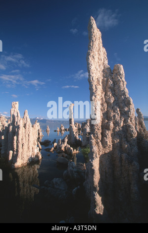 Le lac Mono dans la Sierra Nevada, États-Unis, Californie, la Sierra Nevada Banque D'Images