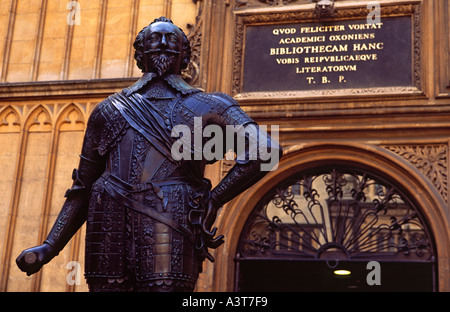 Statue du Comte de Pembroke la Bodleian à Oxford Banque D'Images