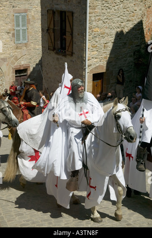 Templiers à fête médiévale le 14 juillet à Cordes sur Ciel Tarn (81) France Banque D'Images