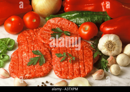 Des hamburgers et des légumes Banque D'Images