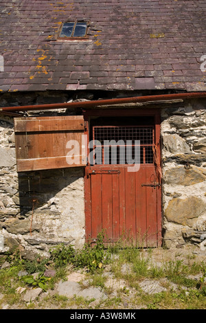 Porte de l'étable en deux moitiés Dee Valley North Wales UK Banque D'Images