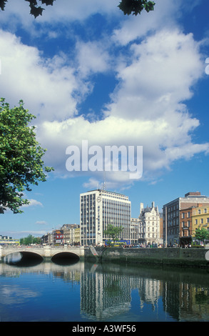 O Connell Bridge over River Liffey de Burgh Quay Dublin Eire eu Europe Irlande eye35.com Banque D'Images