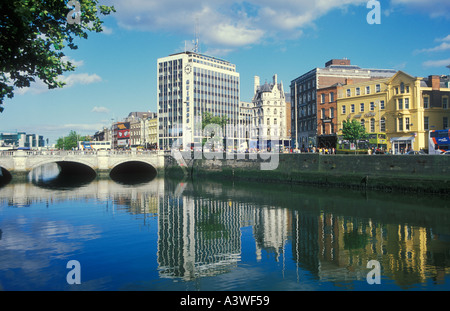 O Connell Bridge over River Liffey de Burgh Quay Dublin Eire eu Europe Irlande Banque D'Images