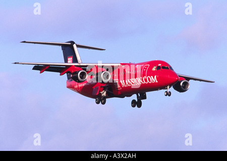 BAe 146300 Logojet exploité par Flybe aux couleurs de l'hôtel particulier promoteur de jeu en ligne Banque D'Images