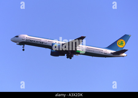 Boeing 757 exploité par Uzbekistan Airways Banque D'Images