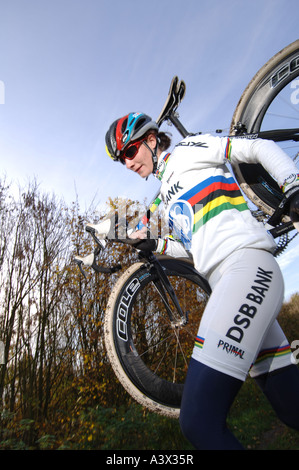 Champion du monde de cyclisme sur route 06/07 Marianne Vos des Pays-Bas avec cross bike, Banque D'Images