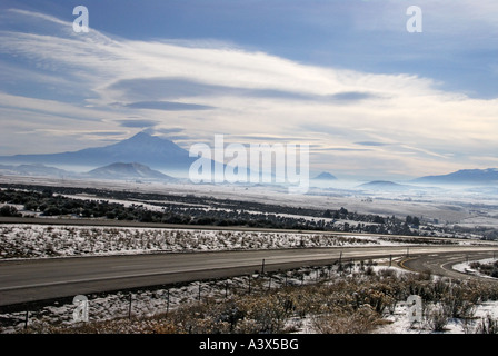 'Autoroute Interstate '5', 't' après tempête de Shasta, Californie, USA' Banque D'Images