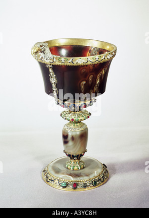 Beaux-arts, navire, navire potable gobelet, avec tête d'aigle, 17e siècle, onyx, calcédoine, or, diamant, pierre précieuse, trésor de Banque D'Images