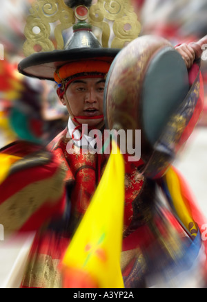 Danseuse de Tsechu Paro au Bhoutan la terre du dragon tonnerre Banque D'Images