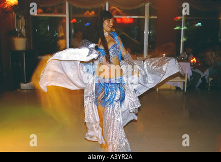 Bellydancer dans un restaurant libanais à Sydney Banque D'Images